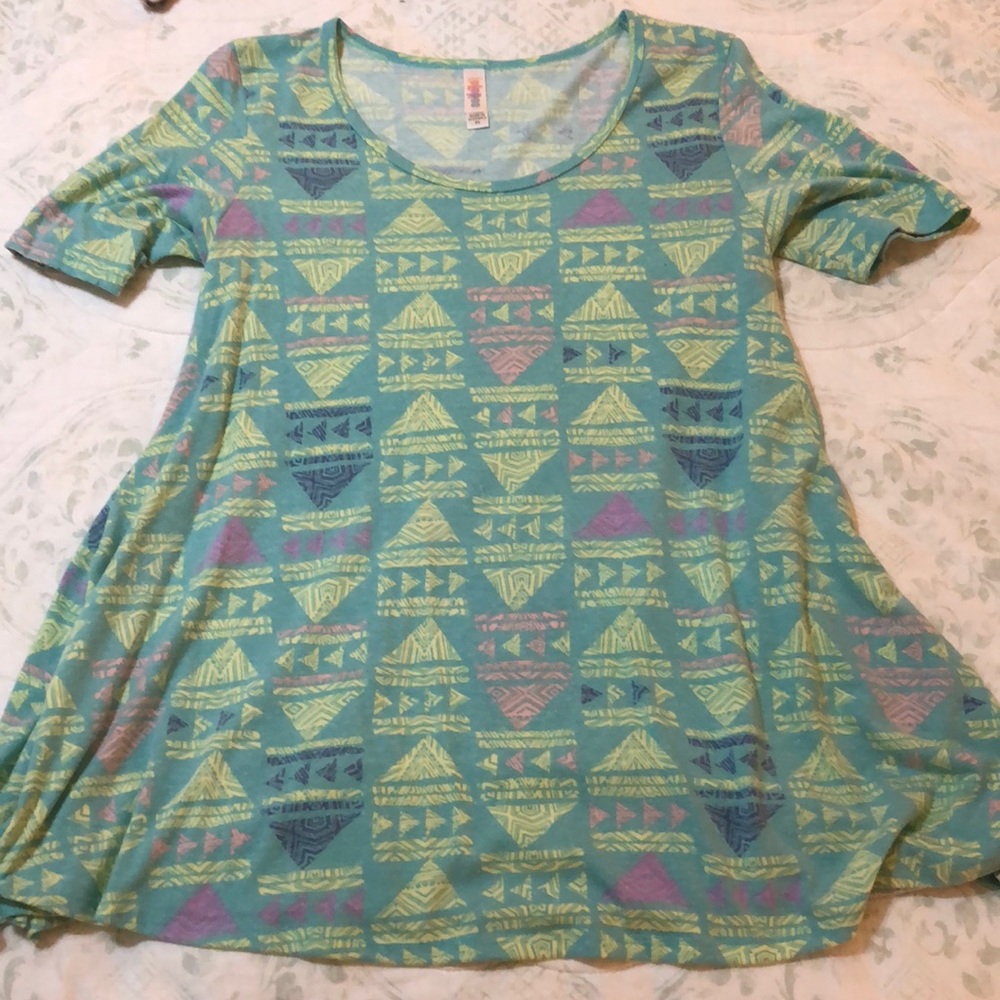 XS Aztec LuLaRoe Perfect tee.